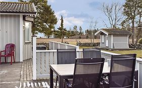 Awesome Home In Loettorp With Wifi